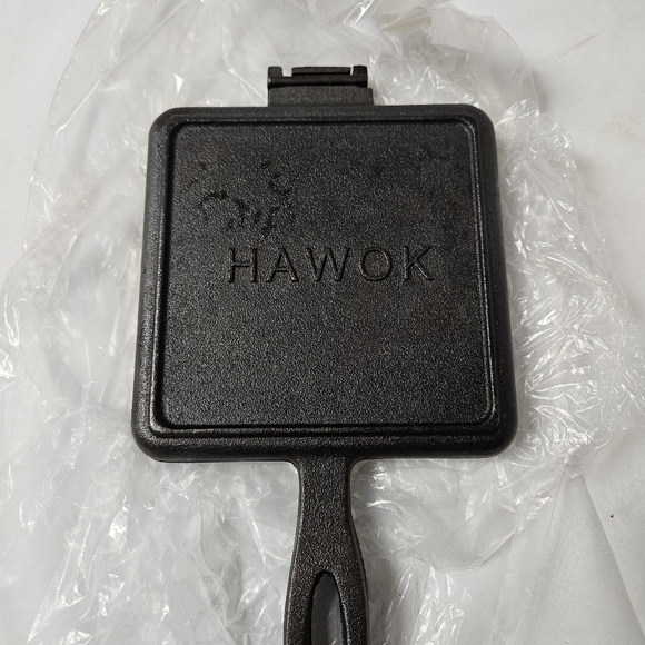 HAWOK Square Cast Iron Waffle Maker - Picture 1 of 4